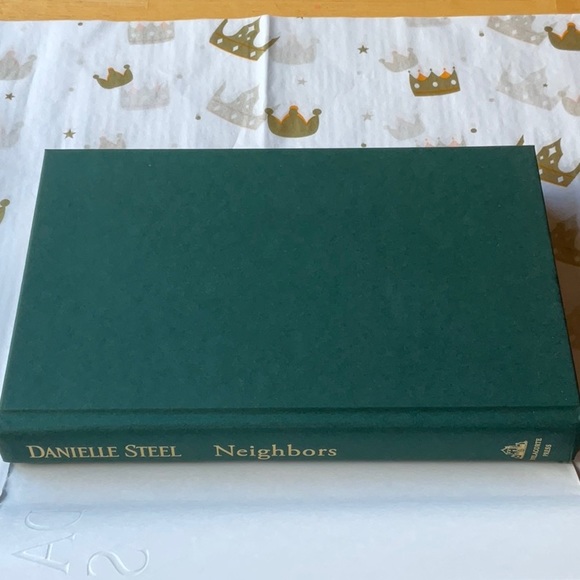 π DANIELLE STEEL BOOK π  NWT π - Picture 9 of 9